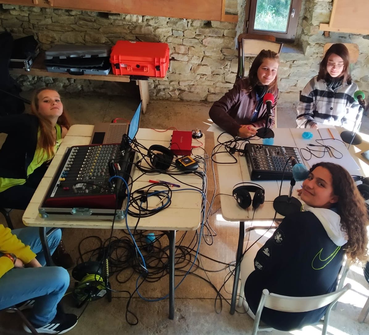 bc9f6ba7-ac9e-4601-abcd-089102dc20ae Emission1_Séjour_médias_jeunes