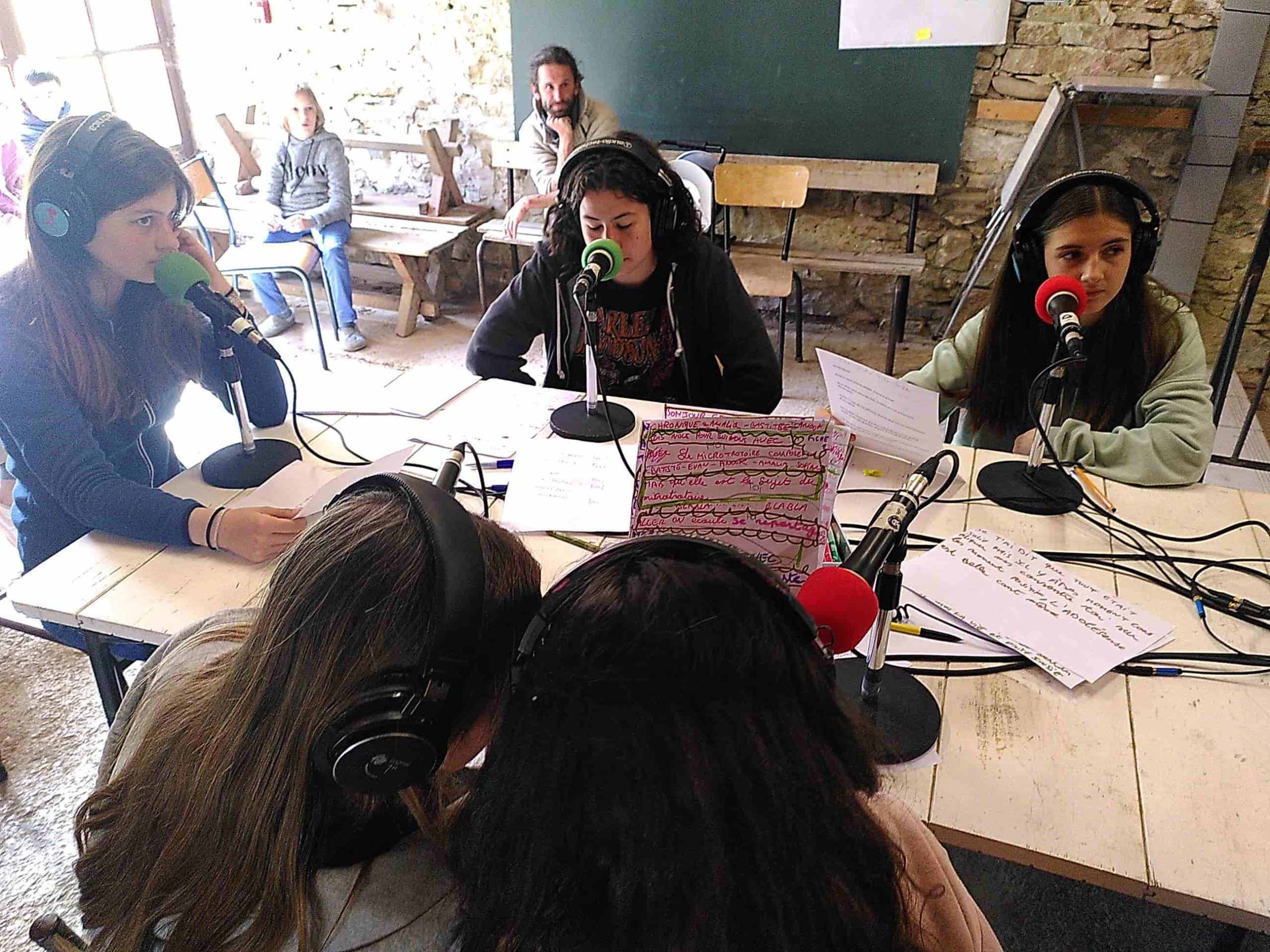 Jeanne Anouk et Maelle-séjour radio jeunes 2023 à Pont de Barret