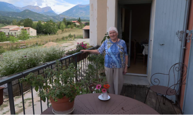 « Vieillir, tout un art » : un regard positif sur l’avancée en âge dans le pays de Dieulefit