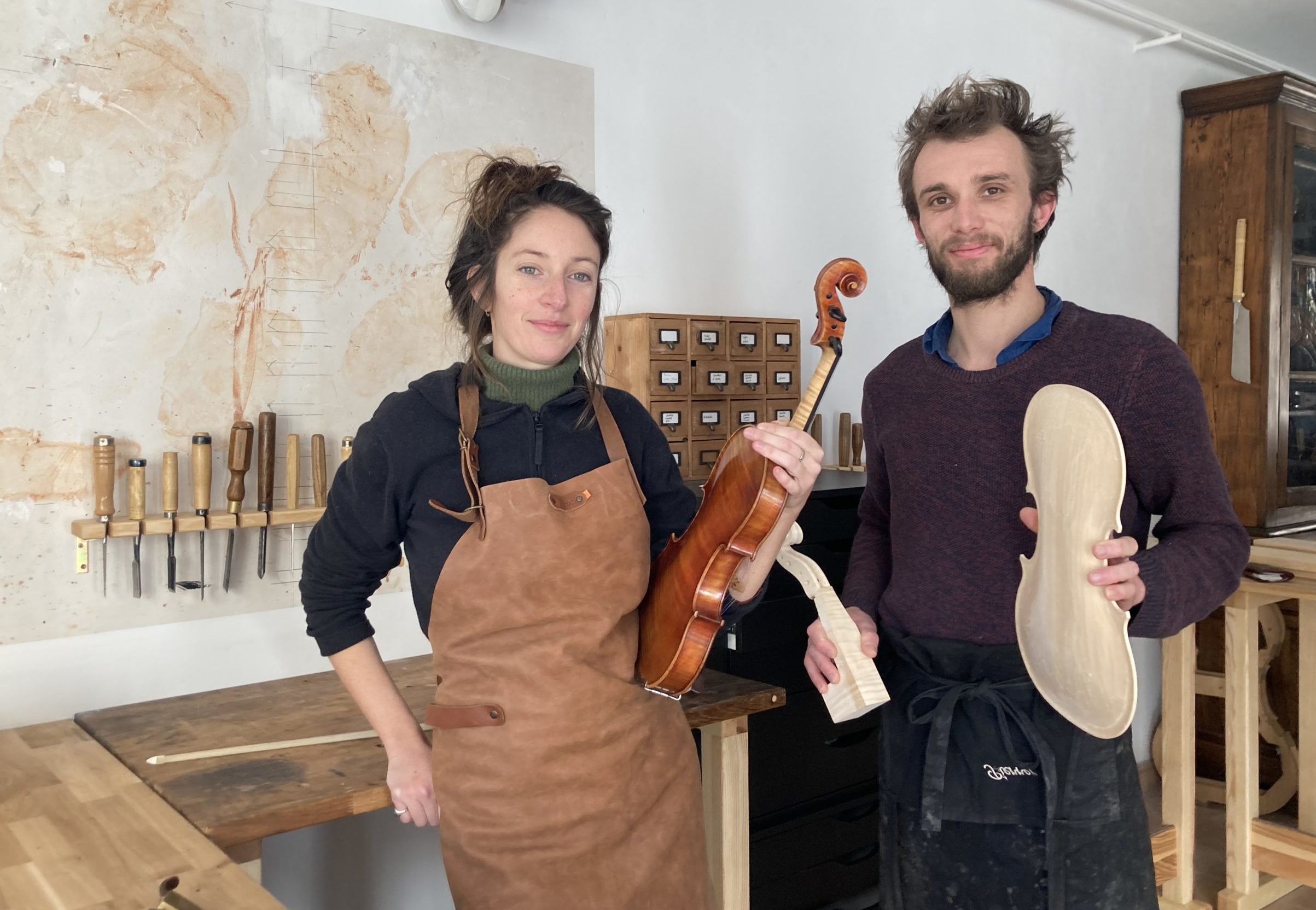 Lucie Girard et Pierre Lamotte dans leur atelier à La Paillette, dans la Drôme.