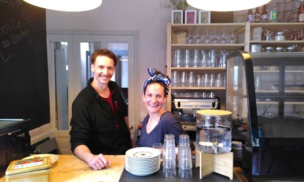 Café convivial, cuisine familiale et locale, Mélanie et Marco vous accueillent au Magasin Général de Bourdeaux