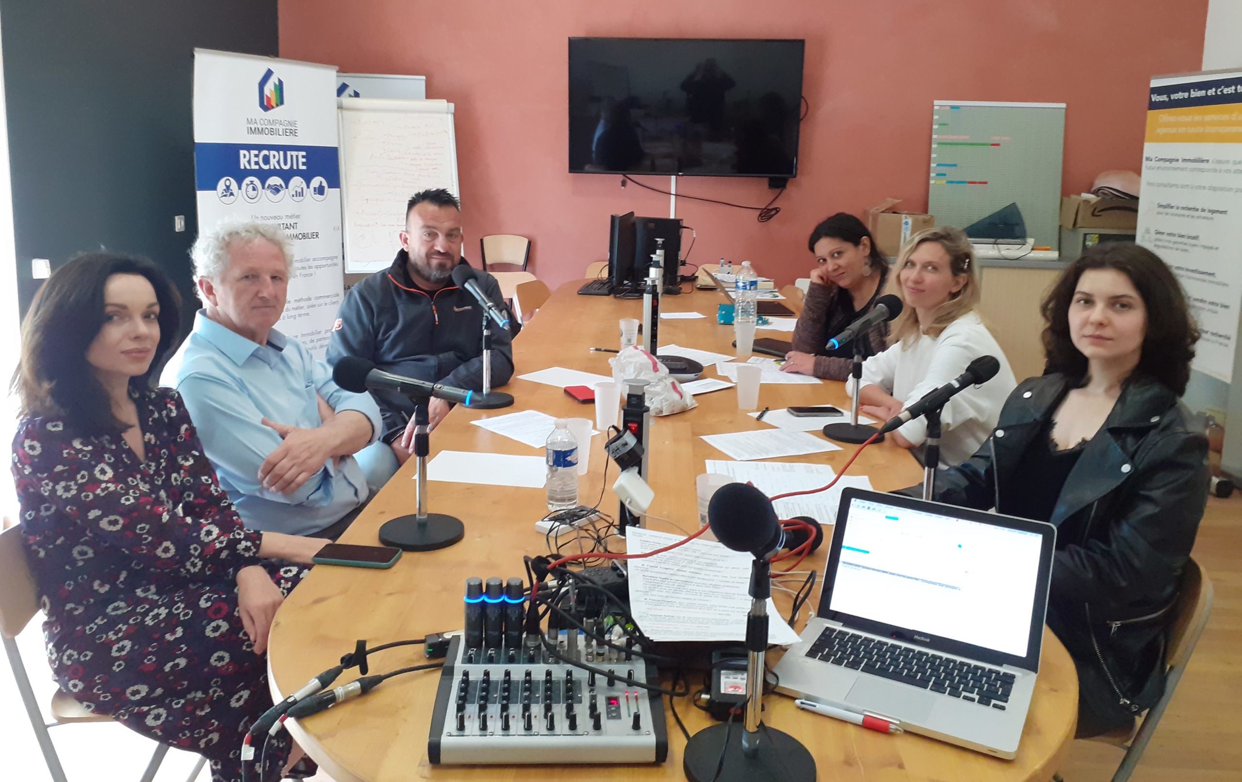 Association Une main pour demain Pascaline Dallemagne, présidente de l'association Pradel, qui organise le festival Musiques d'un siècle à Dieulefit.