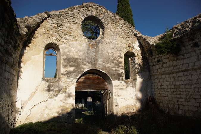 Église Notre Dame de la Calle, des restes d'implantation datant du Néolithique