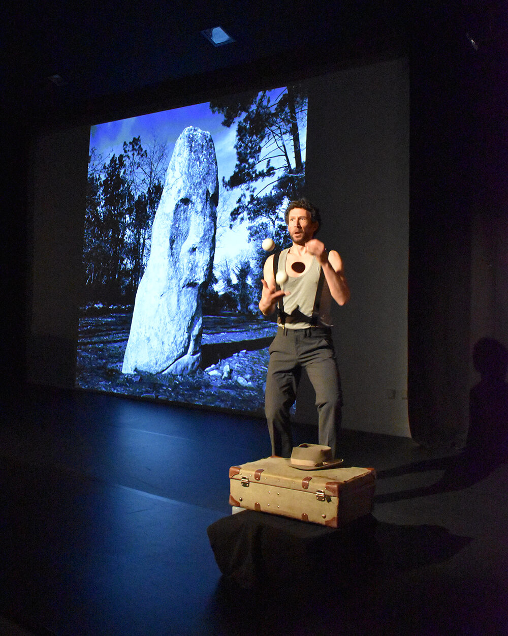 Pauline Rocheman et Baptiste Pitois animent la Micro-folie Dieulefit-Montélimar.