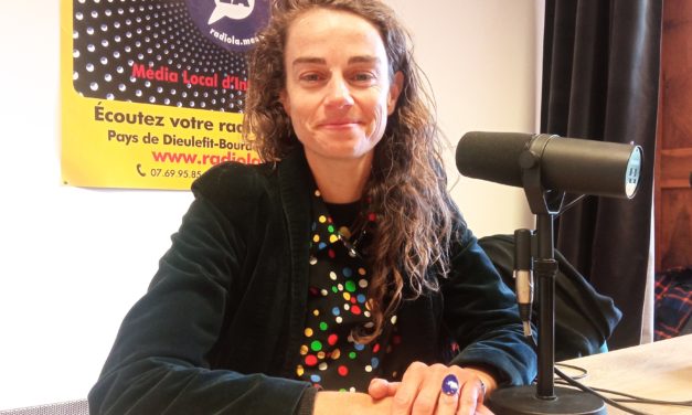 Chloé Peytermann présente son documentaire sur Total en Ouganda