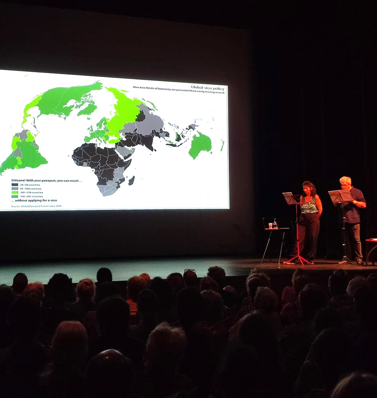 Extrait de la performance cartographiée présentée aux "murs ne servent à rien" en septembre 2024.