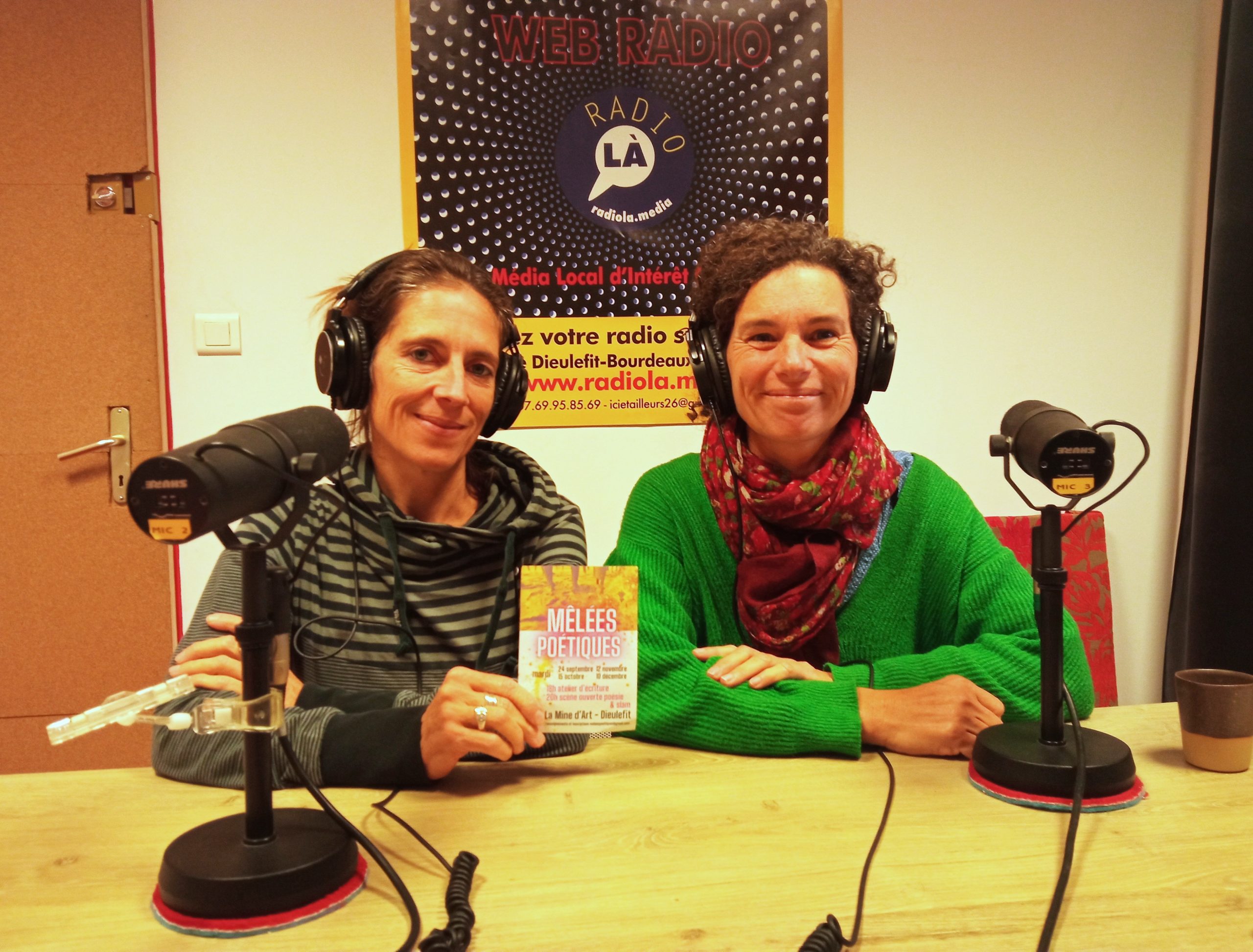 Fanny Roussel et Élise Buffet font partie du collectif qui organise les Mêlées poétiques à Dieulefit.