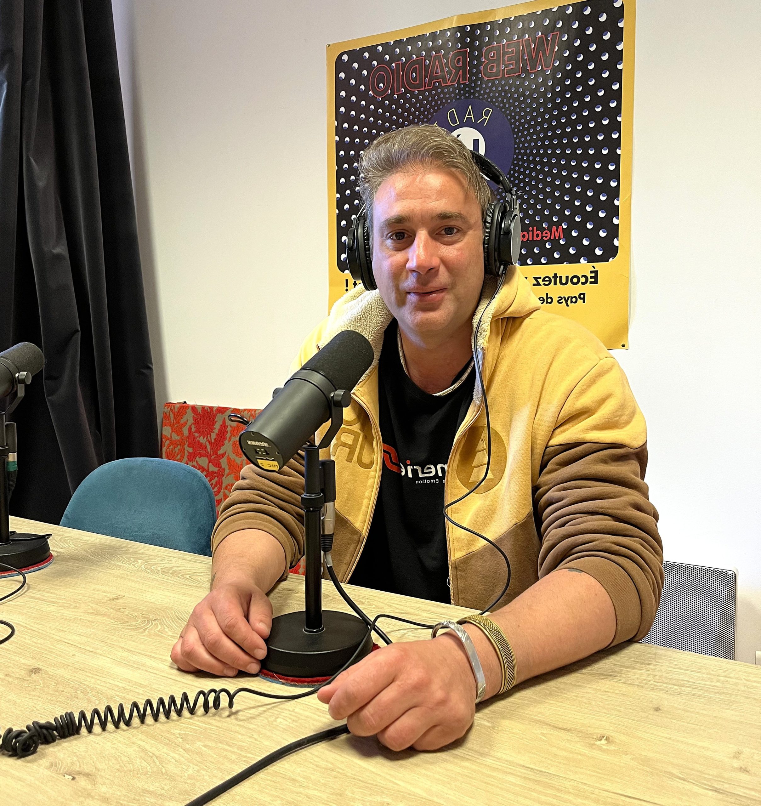 Jonas Huguenin, chargé de mission en hydromorphologie au SMBRJ.