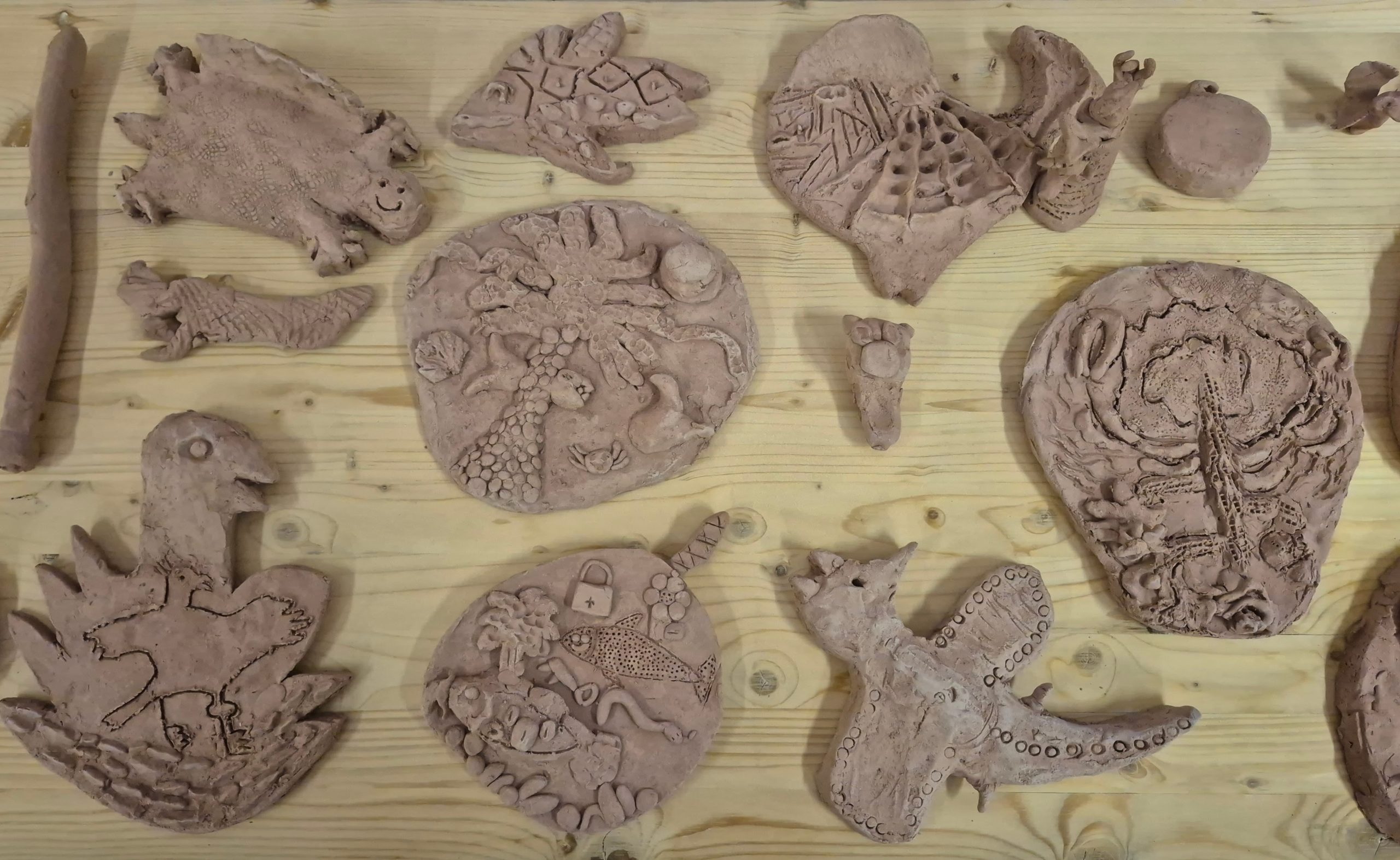 La Langue de la terre_ sculpture des enfants