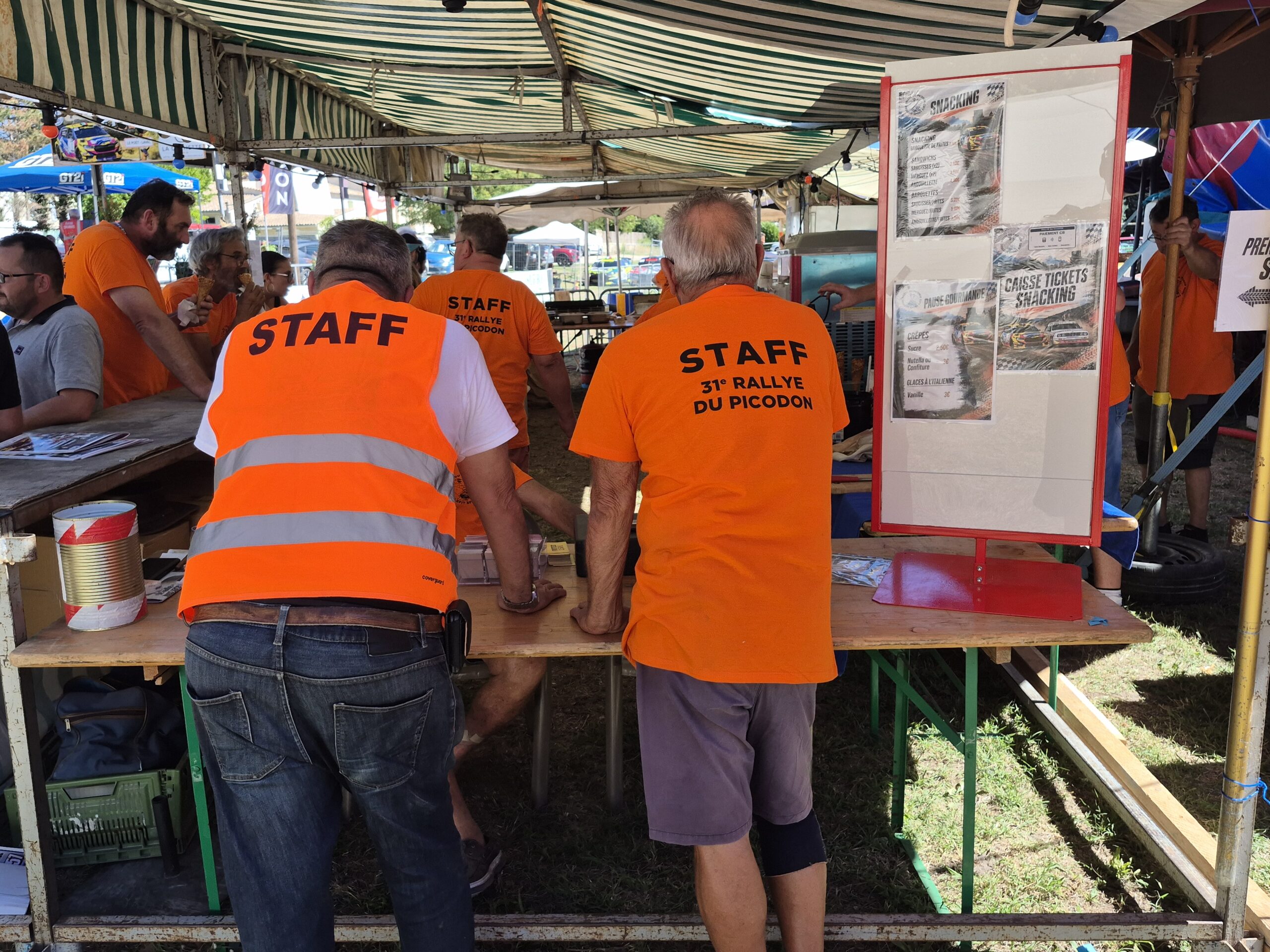 Équipe bénévole accueil public et restauration, rallye du Picodon 2026 Caroline Carlini présente Estelle Simonovic Cie des Lisières CTEAC 2026